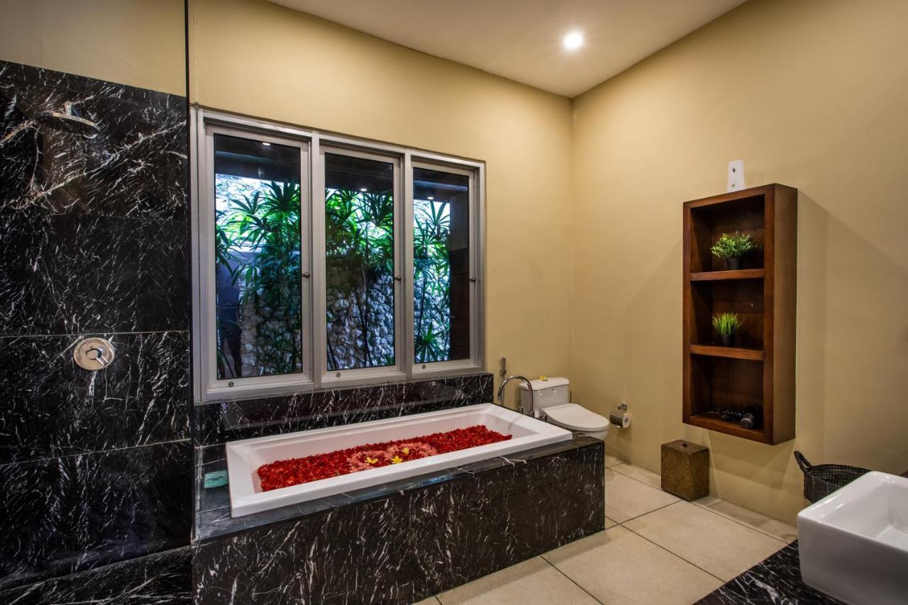 Asrina Villa's Seminyak Bagian luar foto
